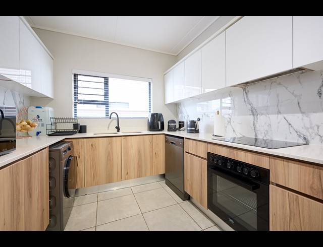 3 BEDROOM APARTMENT TO LET IN WATERFALL